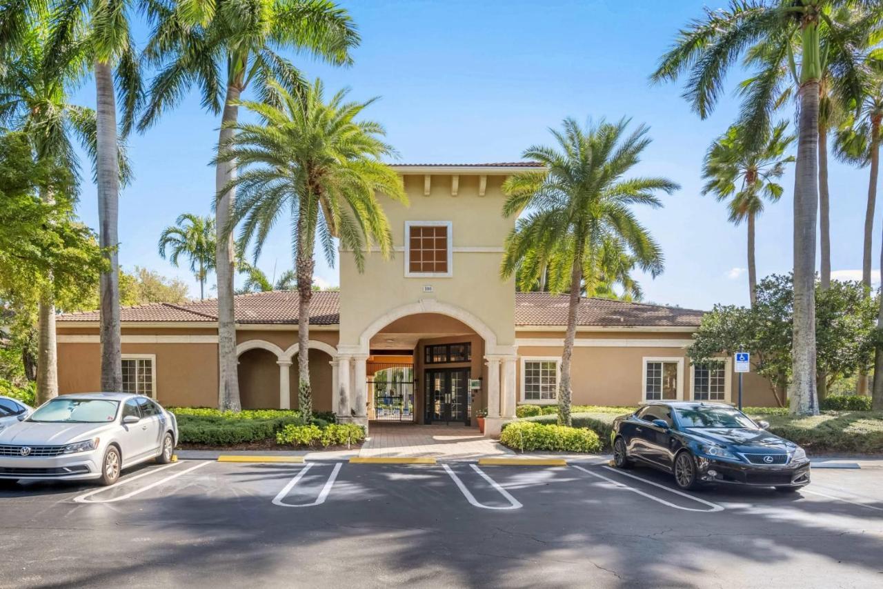 Luxurious Apartments With Pool And Gym At Boynton Beach Exterior foto