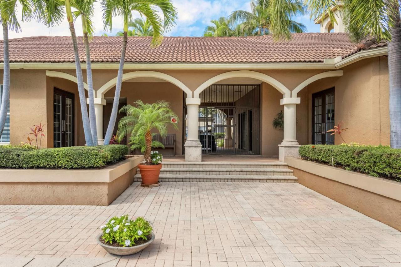 Luxurious Apartments With Pool And Gym At Boynton Beach Exterior foto