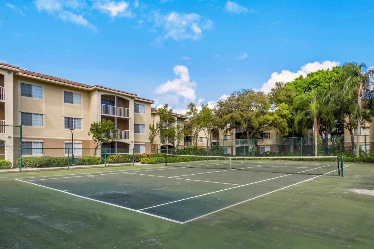 Luxurious Apartments With Pool And Gym At Boynton Beach Exterior foto